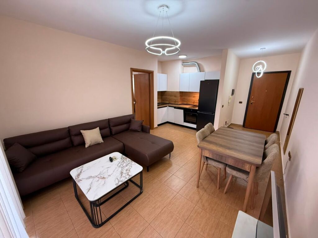 Appartamento 1+1 in affitto a Rruga Dritan Hoxha, Tirana, 80 m²