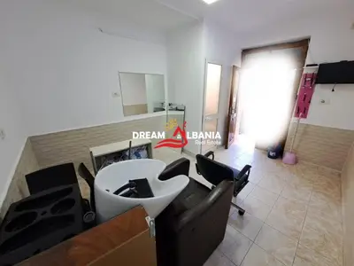 Dyqan me qera në Rruga Asim Vokshi perballe Harry Fultz, Tiranë, 14 m². Foto 2 nga 2