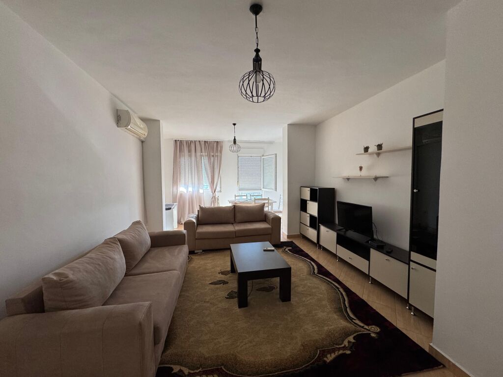 Apartment 2+1 for rent in Rruga e Elbasanit, Tirana, 100 m². Photo 1 of 3