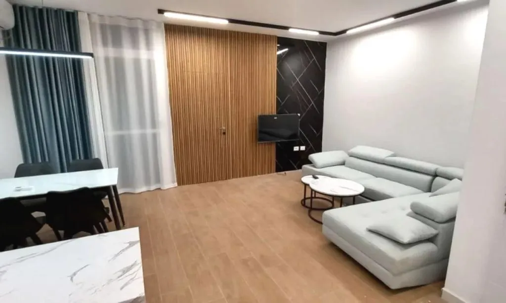 Appartamento 2+1 in affitto a Restaurant Fresku, Tirana, 75 m². Foto 1 di 6
