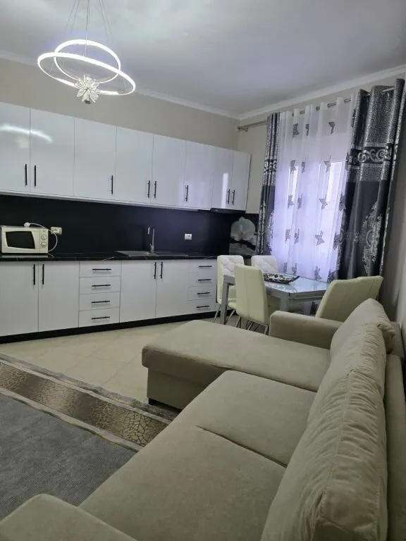 Apartment 1+1 for rent in Lungomare, Vlorë, 95 m². Photo 1 of 10