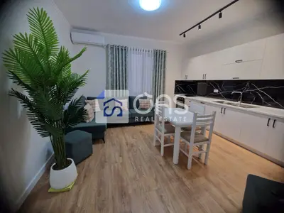 Shtëpi private 2+1 me qera në Vasil Shanto, Tiranë, 100 m². Foto 1 nga 9