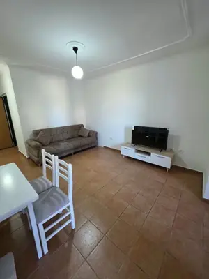 Apartament 1+1 me qera në Stadiumi Dinamo, Tiranë, 65 m². Foto 2 nga 6