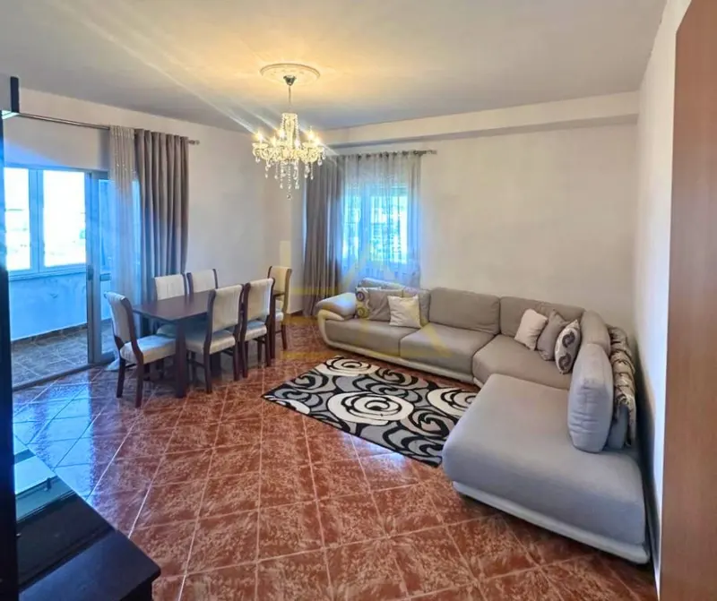 Apartament 2+1 me qera në Casa Italia, Tiranë, 120 m²