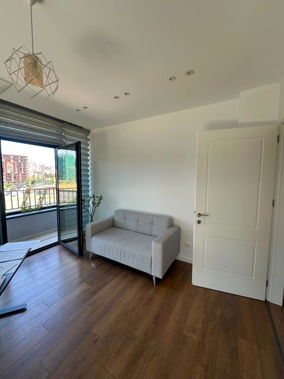 Office for rent in Lake View Residences, Tirana, 130 m². Photo 2 of 3