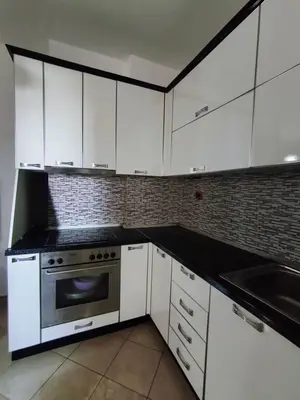 Apartament 1+1 me qera në Plazhi Rrota e Kuqe, Durrës, 65 m². Foto 1 nga 8
