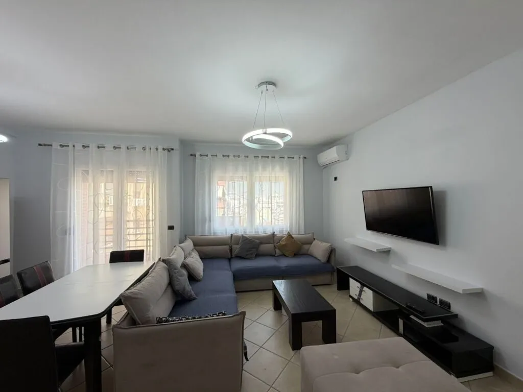 Apartament 2+1 me qera në Rruga Qemal Stafa, Tiranë, 103 m². Foto 1 nga 12