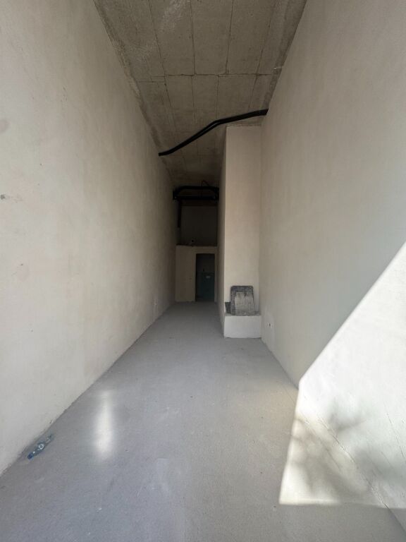 Commercial space for rent in Rruga e Kavajës, Tirana, 38 m². Photo 1 of 3