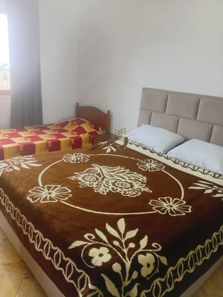 Apartment 1+1 for rent in Rruga Ura prane kafe Orkidea, Tirana, 60 m². Photo 1 of 1