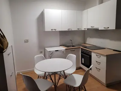 Apartment 2+1 for rent in Rruga Perlat Rexhepi, Tirana, 85 m². Photo 2 of 12
