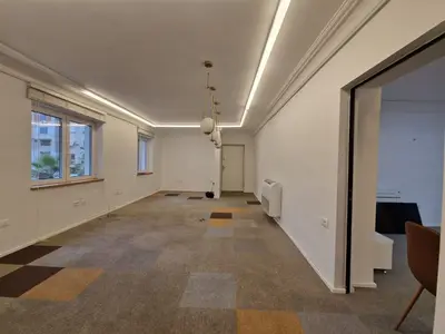 Zyrë me qera në Rruga e Durrësit, Tiranë, 130 m². Foto 2 nga 6