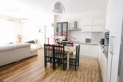 Appartamento 2+1 in affitto a Zogu i Zi, Tirana, 90 m². Foto 7 di 10