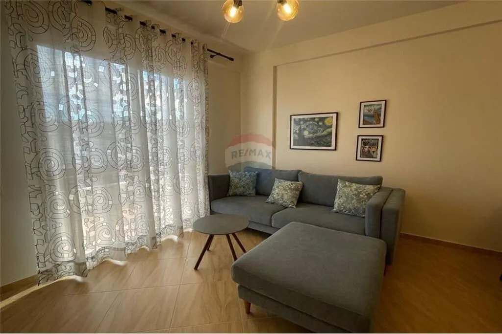 Apartament 1+1 me qera në Rruga e re, Vlorë, 65 m². Foto 1 nga 11