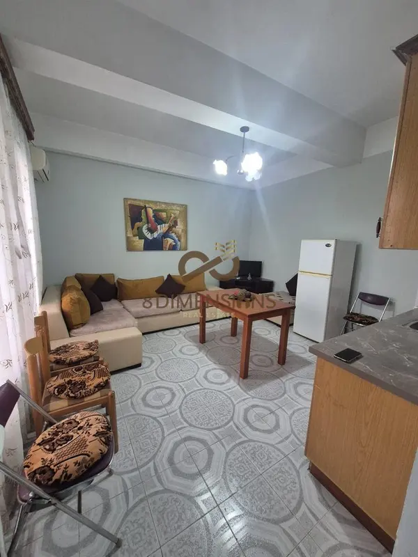Apartament 2+1 me qera në Bulevardi Zogu I, Tiranë, 108 m²