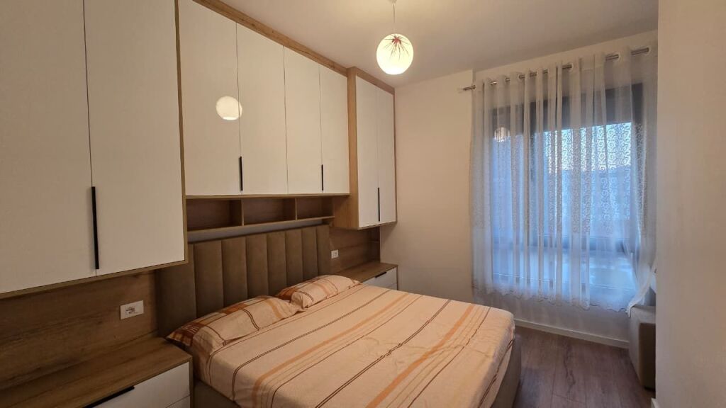 Apartment 1+1 for rent in Rruga 5 Maji, Tirana, 70 m². Photo 3 of 3