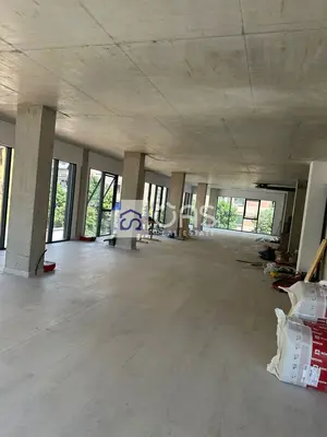 Office for rent in Rruga e Barrikadave, Tirana, 365 m². Photo 3 of 11