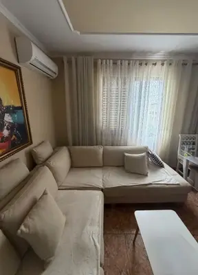 Apartament 2+1 me qera në Varri i Bamit, Tiranë, 90 m². Foto 1 nga 9