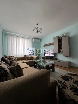 Apartament 1+1 me qera në Sheshi Skënderbej, Tiranë, 80 m². Foto 3 nga 9