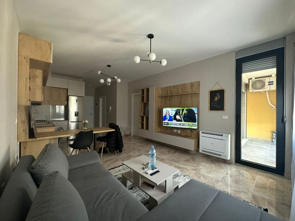 Appartamento 1+1 in affitto ad Ali Demi, Tirana, 87 m². Foto 2 di 3