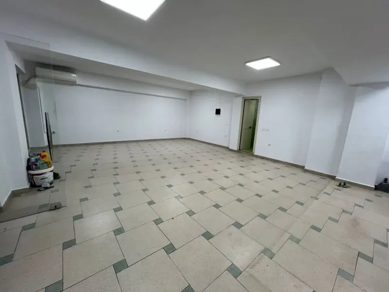 Ambient biznesi me qera në Stacioni i Trenit, Durrës, 70 m²