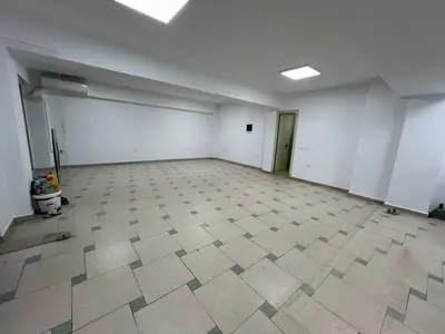 Ambient biznesi me qera në Stacioni i Trenit, Durrës, 70 m². Foto 1 nga 3