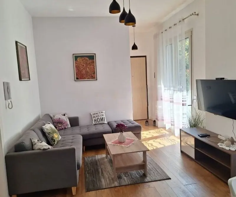 Apartament 2+1 me qera në Ambasada Amerikane, Tiranë, 80 m²