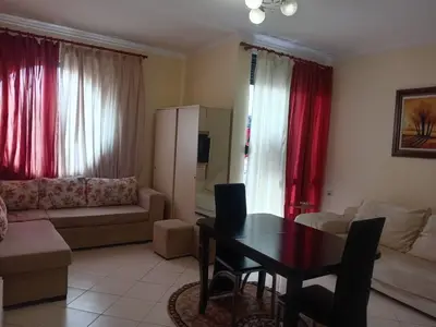 Apartament 2+1 me qera në Qendra Globe, Tiranë, 100 m². Foto 8 nga 8