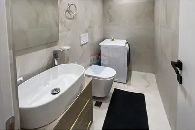 Dupleks 2+1 me qera në Sheshi Skënderbej, Tiranë, 93 m². Foto 5 nga 6