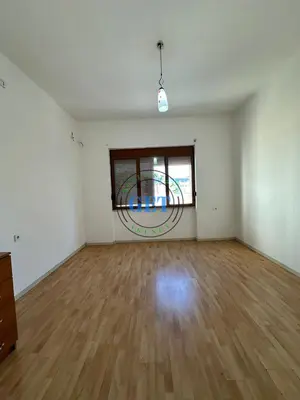 Appartamento 3+1 in affitto a Qendra Tregtare Blue Star, Durazzo, 100 m². Foto 5 di 7