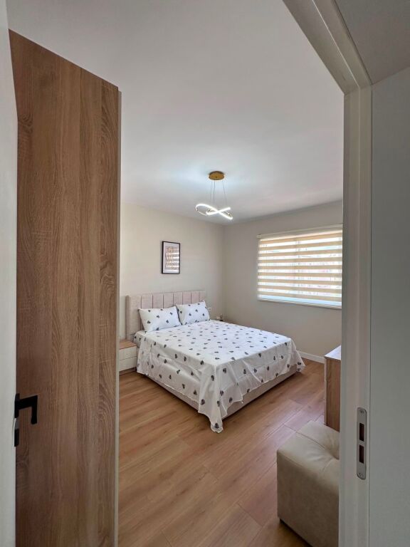 Apartament 3+1 me qera në Brryli, Tiranë, 85 m². Foto 2 nga 3