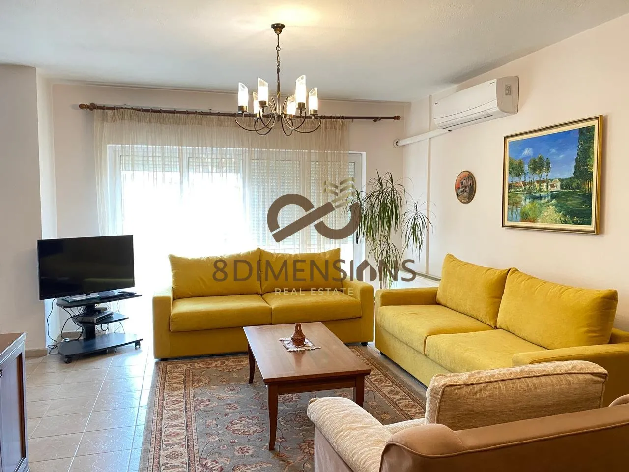 Apartment 3+1 for rent in Rruga e Elbasanit, Tirana, 140 m². Photo 1 of 11