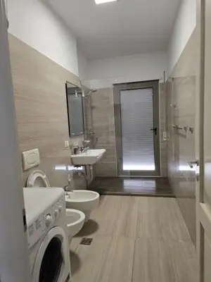 Appartamento 3+1 in affitto a Rruga e Bogdanëve, Tirana, 100 m². Foto 4 di 12