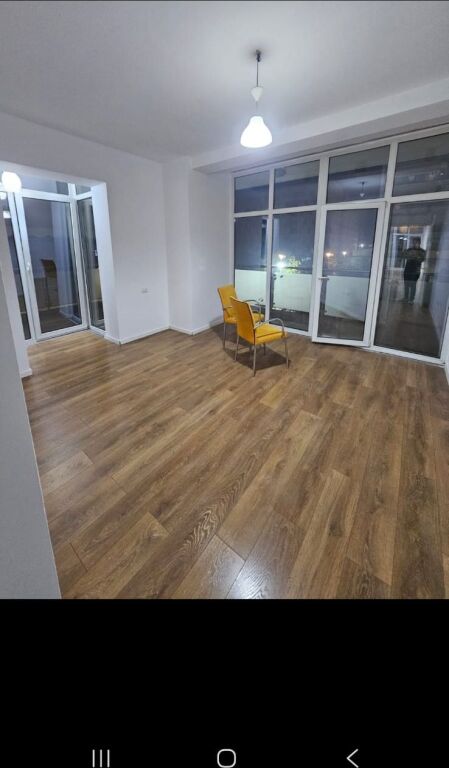 Zyrë me qera në Komuna e Parisit, Tiranë, 167 m². Foto 3 nga 3