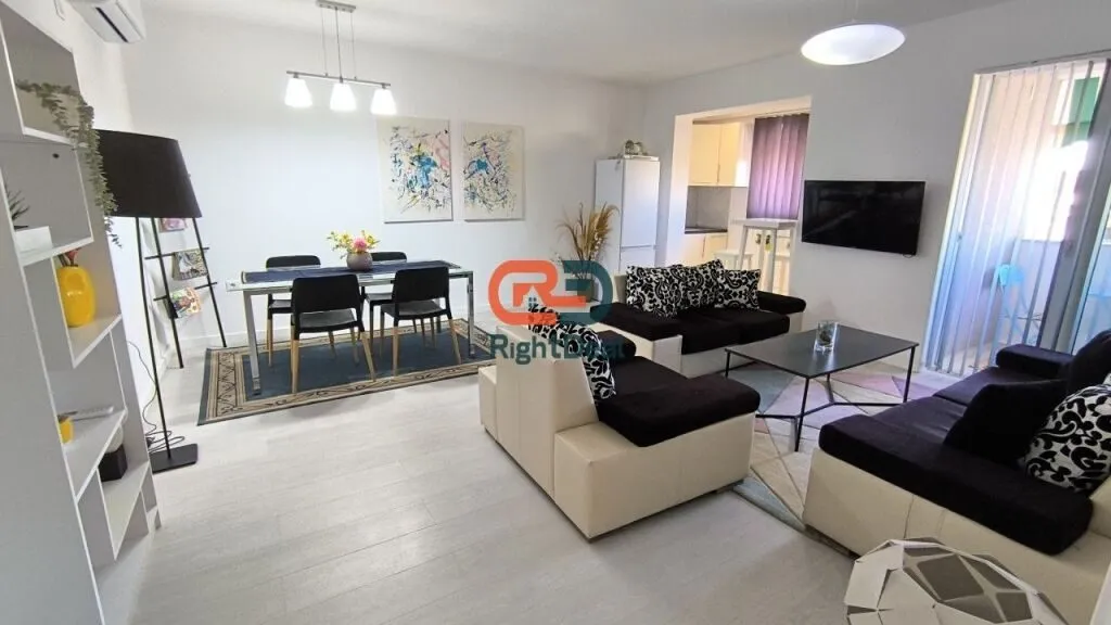 Apartment 2+1 for rent in Rruga Sulejman Pasha, Tirana, 100 m². Photo 1 of 8