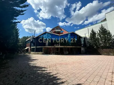 Bar or restaurant for rent in Peze, Tirana, 1,821 m². Photo 1 of 5