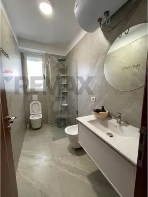 Apartament 1+1 me qera në Rruga Frang Bardhi, Tiranë, 80 m². Foto 7 nga 8