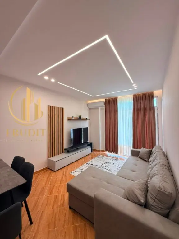 Appartamento 1+1 in affitto a Plazhi i Vjetër, Valona, 68 m²