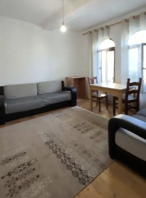 Appartamento 1+1 in affitto a Liqeni i Thatë, Tirana, 70 m². Foto 1 di 3
