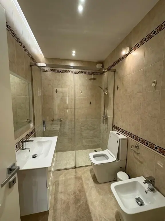 Penthouse me qera në Blloku, Tiranë, 170 m²