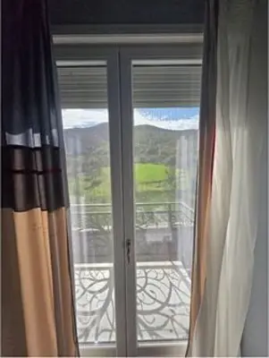 Villa in affitto a Tirana, 500 m². Foto 1 di 7