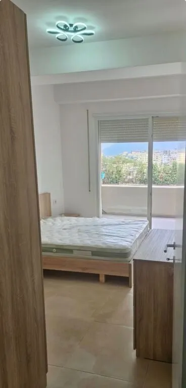 Apartament 1+1 me qera në Kompleksi Golden Park, Tiranë, 68 m². Foto 1 nga 3
