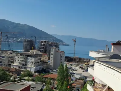 Apartament 1+1 me qera në Rruga Kosova, Vlorë, 80 m². Foto 1 nga 12