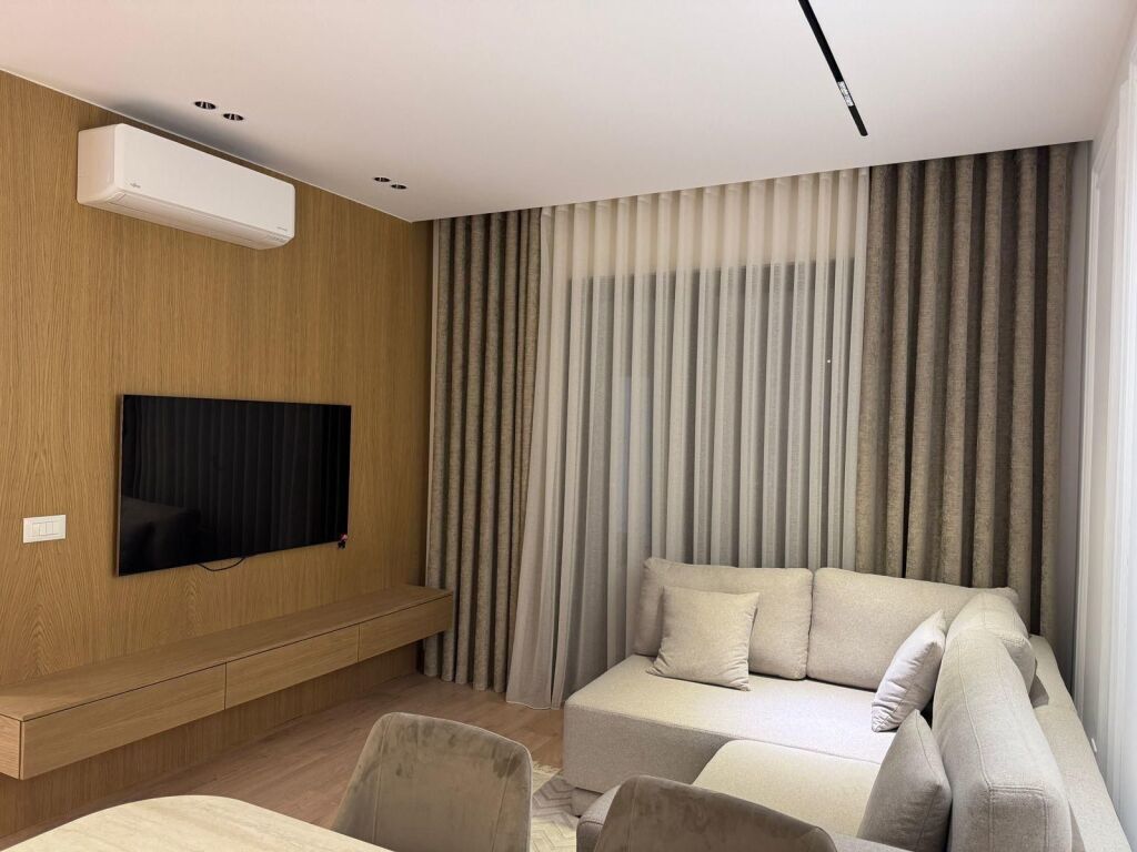 Apartament 1+1 me qera në Komuna e Parisit, Tiranë, 68 m². Foto 1 nga 3