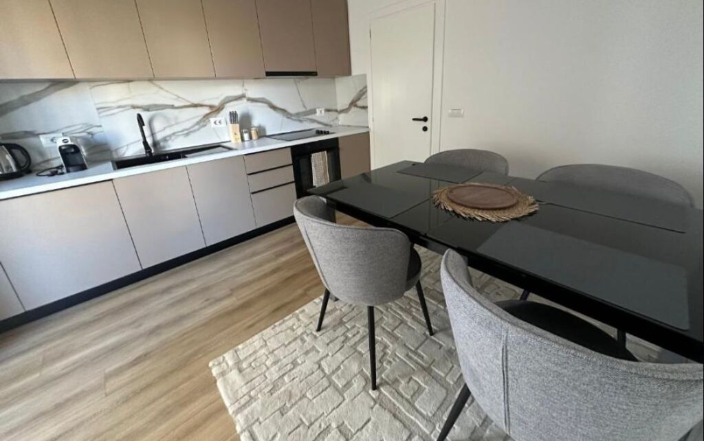 Appartamento 2+1 in affitto a Rruga Mine Peza, Tirana, 90 m². Foto 3 di 3