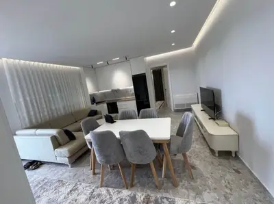 Shtëpi private 2+1 me qera në Tiranë, 100 m². Foto 2 nga 8