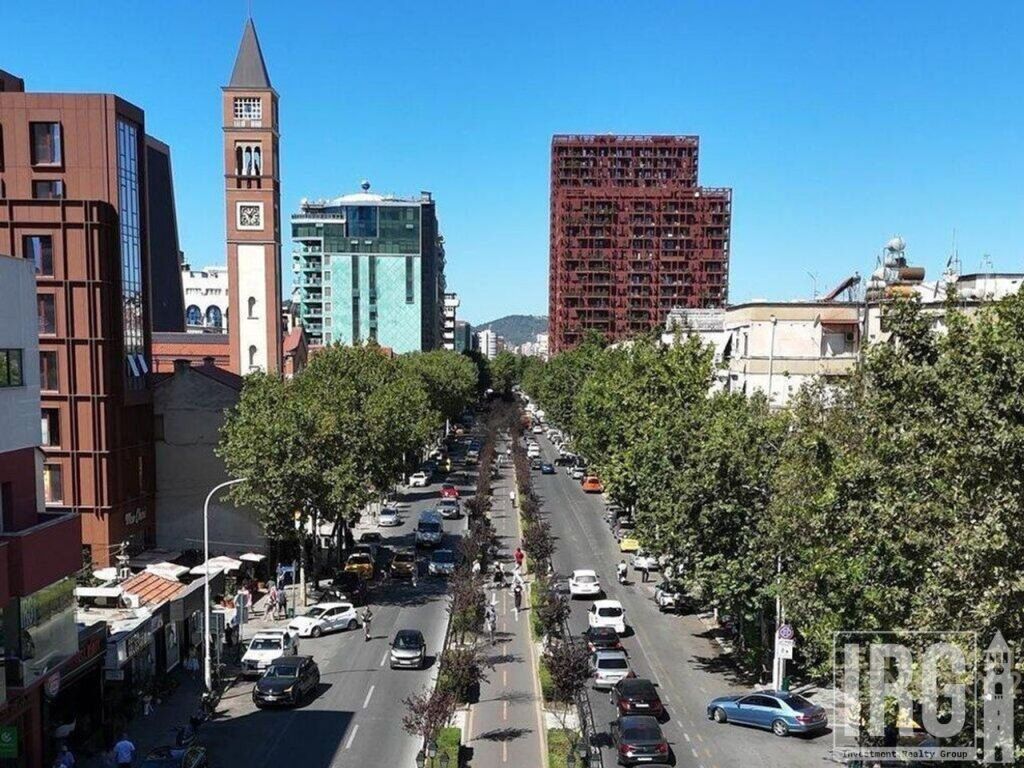 Locale commerciale in affitto a Rruga e Kavajës, Tirana, 545 m²