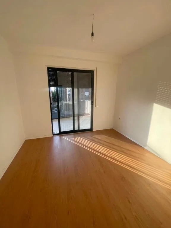 Apartment 2+1 for rent in Rruga Egnatia, Tirana, 92 m². Photo 1 of 5
