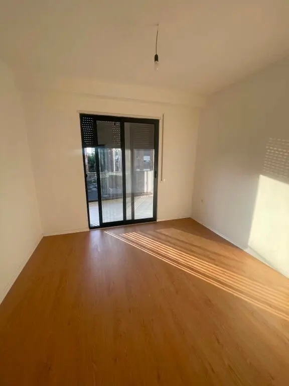 Apartment 2+1 for rent in Rruga Egnatia, Tirana, 92 m²