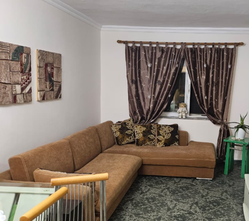 Apartment 2+1 for rent in 21 Dhjetori, Tirana, 95 m². Photo 1 of 3
