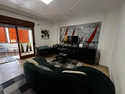 Apartament 2+1 me qera në Rruga Qemal Stafa, Tiranë, 75 m². Foto 2 nga 9